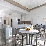 Marcelino Apartment